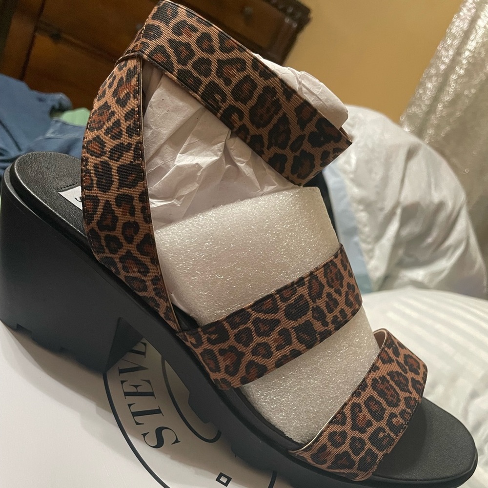 Steve Madden cheetah print shoes